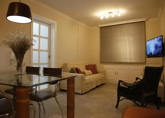 Apartamento Central, Novo E Com Garagem Em Curitiba